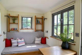 The Shepherd's Hut @ Chichester Cottage - Chichester - 8