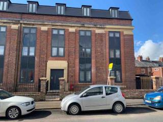 Newly built 2 bed flat in the heart of Leek - Leek - 0