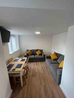 Newly built 2 bed flat in the heart of Leek - Leek - 4