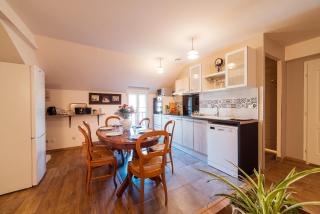 Logements calmes avec piscine, jardin et parking - Buchères - 4