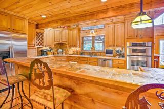 Lake Hartwell Lodge with Dock, Theater and Hot Tub! - 3