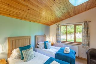 Laurel Lodge 6 with Hot Tub - Newton Stewart - 6