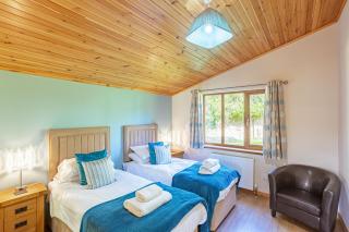 Laurel Lodge 6 with Hot Tub - Newton Stewart - 4