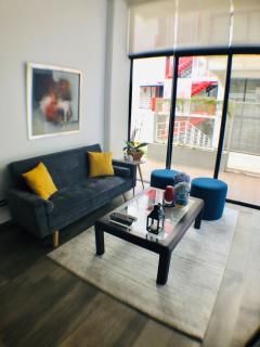 Apartamento moderno 2 habitaciones y 2 baños area Cayala y Embajada USA - 0