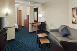 Fairfield Inn and Suites Phoenix Chandler Fashion Center - Chandler - 1