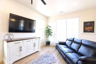 Red Sands Retreat with Pool Pickleball and Zion NP - Washington - 4