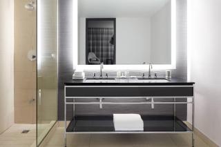 Marriott Montreal Airport In-Terminal Hotel - Dorval - 1
