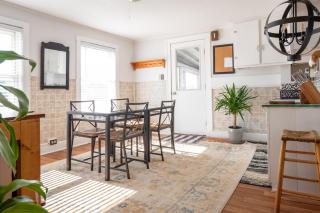 Bohemian Penthouse - 1min Walk Restaurants + Shops - 2