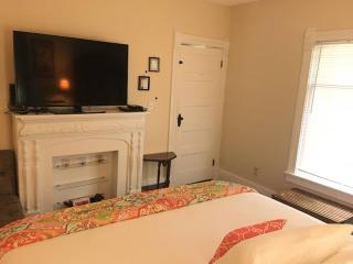 Spacious 5BR Home in Downtown Historic District - 9