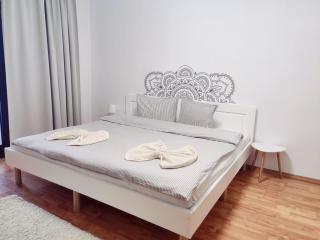 Penthouse Daniela - 3 Rooms in a Spacious Central Apartment - 7