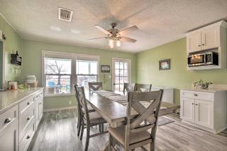 Pet-Friendly Lake Buchanan Retreat with Fire Pit! - 1