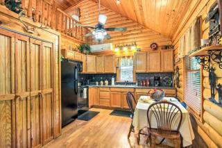 Porch and Fire Pit Rustic Log Cabin in Smokies! - Cosby - 7