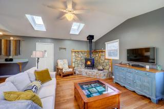 Lakefront Butler Retreat with Hot Tub and Dock! - Butler - 7