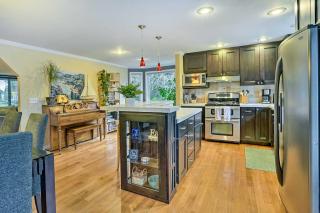 Home with Hot Tub 7 Mi to Edmonds Waterfront! - 4