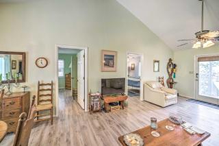 Oak Island Home with Yard Less Than 1 Mi to the Beach! - Oak Island - 4