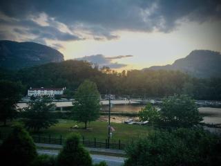 Majestic views of Mountains and Water- The Perch - Lake Lure - 1
