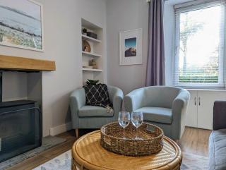 Parkview Cottage - Lovely home with cosy fireplace - 8