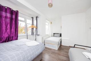 HeadsonBed- Croydon 4Bedrooms with Parking for the Larger groups - Hackbridge - 9