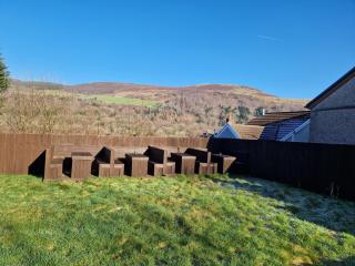 Flat 5. Modern studio apartment, Tynte Hotel, Mountain Ash - Quakers Yard - 4
