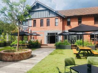 Alpine Hotel, Eat Drink Sleep - 0