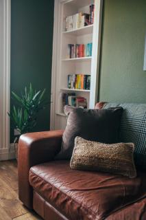 The Main Street Burrow - Your Perfect Hideaway - 7