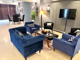 Freddy's Royal Family Apartments - 7