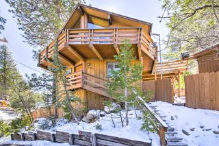 Cabin with Mtn Views and Deck, 5 Min To Arrowbear Lake! - 9