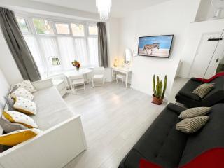 Luxurious House near Excel- Air Conditioning, 9 Beds, 2 Baths, Garden, fast WiFi - Londra - 3