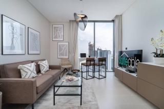 Intimate Apartment with Scenic View of Dubai Creek - Dubai - 9