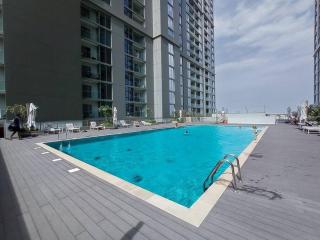 Intimate Apartment with Scenic View of Dubai Creek - Dubai - 6