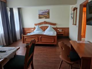 Landhotel Zum Jägerstöckl - Grafenau - 7
