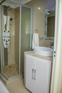 CORNERSTONE BOUTIQUE HOTEL - 5