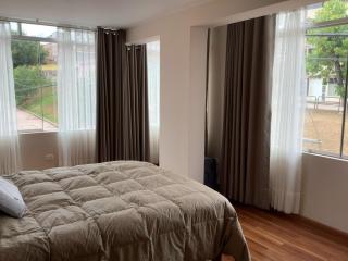 Reserva una habitación en este departamento de estreno equipado y ubicado en la mejor zona de Cusco con hermosa vista muy iluminado y acabados de primera - Cuzco - 1