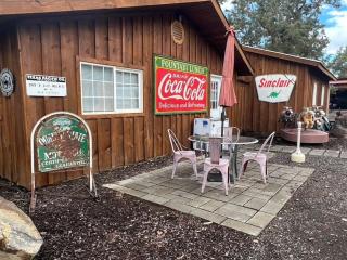 Eclectic Farm Stay near Redmond - Redmond - 7