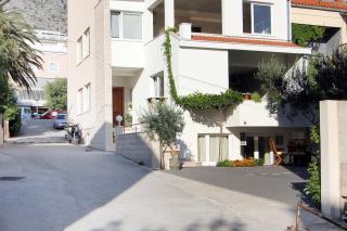Apartments with parking space Makarska - 20700 - 3