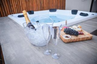 Vila Astra - jacuzzi privativa, natureza e conforto - 8