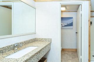 Mountainside Inn 310 by Alpine Lodging Telluride - 5