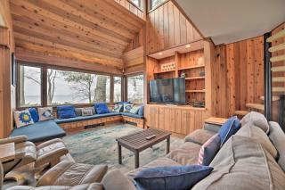 Spacious Lake Leelanau Home on Lake Michigan! - Suttons Bay - 4