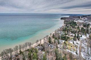 Getaway on Crystal Clear Lake Main and Guest House! - Northport - 8