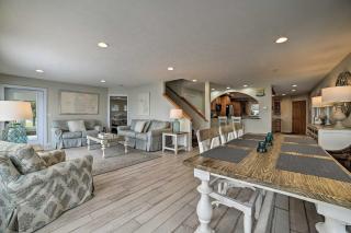 Getaway on Crystal Clear Lake Main and Guest House! - Northport - 3
