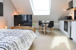 L'atticisme : Jacuzzi & Parking - Voiron - 0