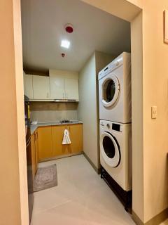 BGC, Uptown Parksuites Tower 2 - Manila - 5