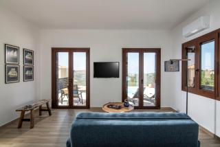 Brand new Villa Plyto - Amazing views - Heated pool - Epáno Váthia - 4
