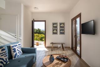 Brand new Villa Plyto - Amazing views - Heated pool - Epáno Váthia - 3