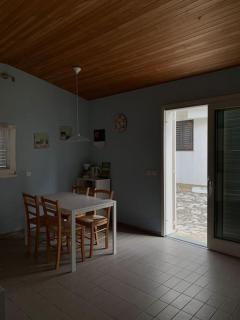 Sunny grandma's garden apartment - 3