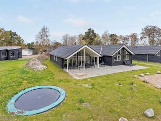 Luxury Beach Retreat in Væggerløse - 9