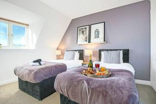Berrywood House - Close to Northampton Town Centre - Free Parking, Fast Wifi, SmartTV with Netflix by Yoko Property - 9