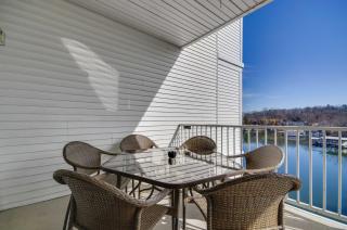 Lakefront Osage Beach Condo Dock Your Boat Here! - Osage Beach - 2