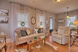 Modern, Sun-Lit Retreat with Fire Pit and Yard! - Jefferson City - 6