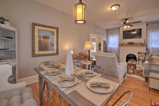 Modern, Sun-Lit Retreat with Fire Pit and Yard! - Jefferson City - 2